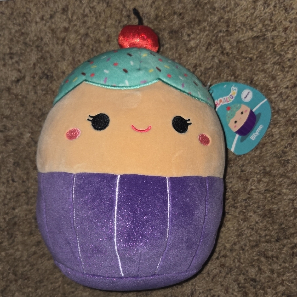 2023 Blyne The Cupcake Claires Exclusive Squishmallow
